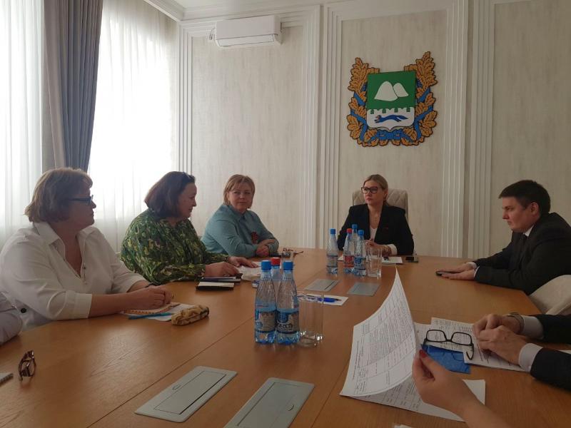 С РАБОЧИМ ВИЗИТОМ КУРГАНСКУЮ ОБЛАСТЬ ПОСЕТИЛИ ПРЕДСТАВИТЕЛИ ФОНДА ПОДДЕРЖКИ ДЕТЕЙ, НАХОДЯЩИХСЯ В ТРУДНОЙ ЖИЗНЕННОЙ СИТУАЦИИ