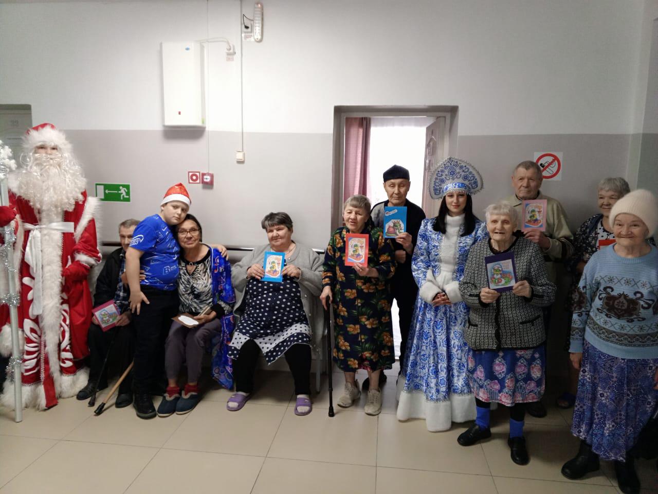 НОВОГОДНИЙ ПРАЗДНИК В ДАЛМАТОВСКОМ ДОМЕ-ИНТЕРНАТЕ ДЛЯ ПРЕСТАРЕЛЫХ И ИНВАЛИДОВ НОВОГОДНИЙ ПРАЗДНИК В ДАЛМАТОВСКОМ ДОМЕ-ИНТЕРНАТЕ ДЛЯ ПРЕСТАРЕЛЫХ И ИНВАЛИДОВ
