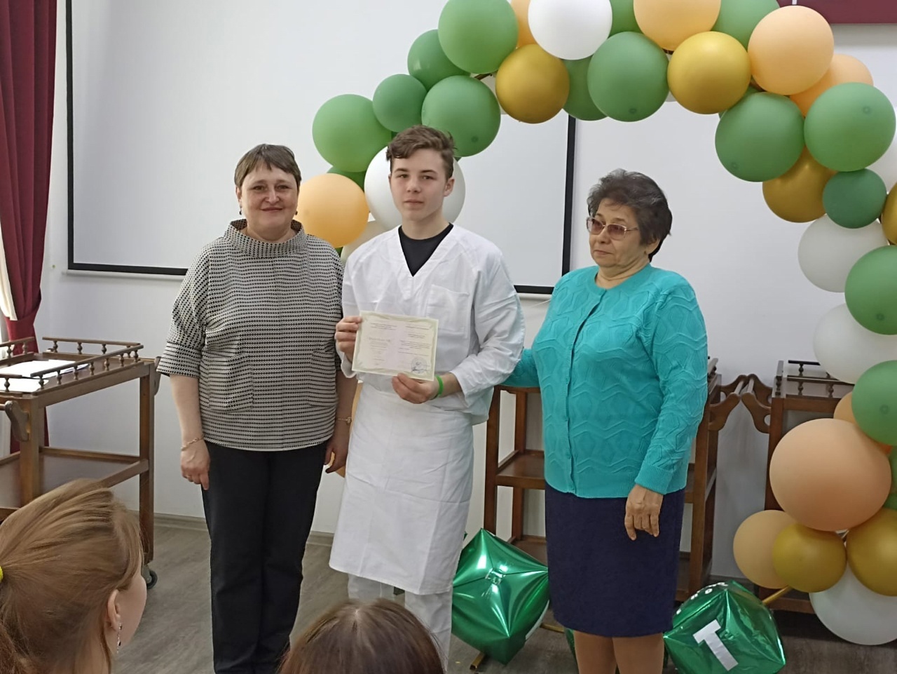 ВОСПИТАННИКИ ЦЕНТРА ПОМОЩИ ДЕТЯМ, ОСТАВШИМСЯ БЕЗ ПОПЕЧЕНИЯ РОДИТЕЛЕЙ № 1 ЗАВЕРШИЛИ ОБУЧЕНИЕ ПО ПРОФЕССИИ «ПЕКАРЬ»