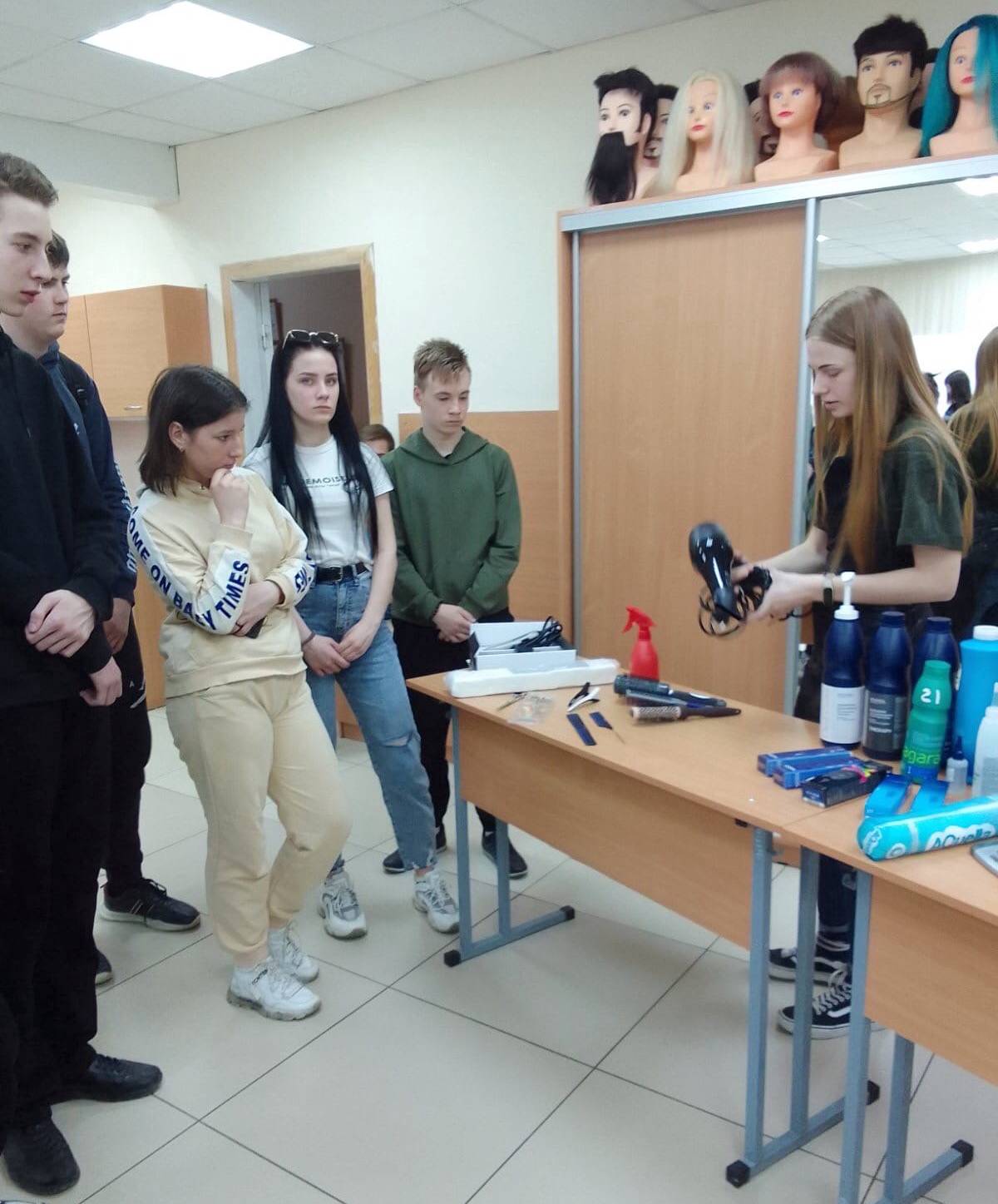 Воспитанники Центра помощи детям №1 побывали на Дне открытых дверей в Курганском техникуме сервиса и технологий
