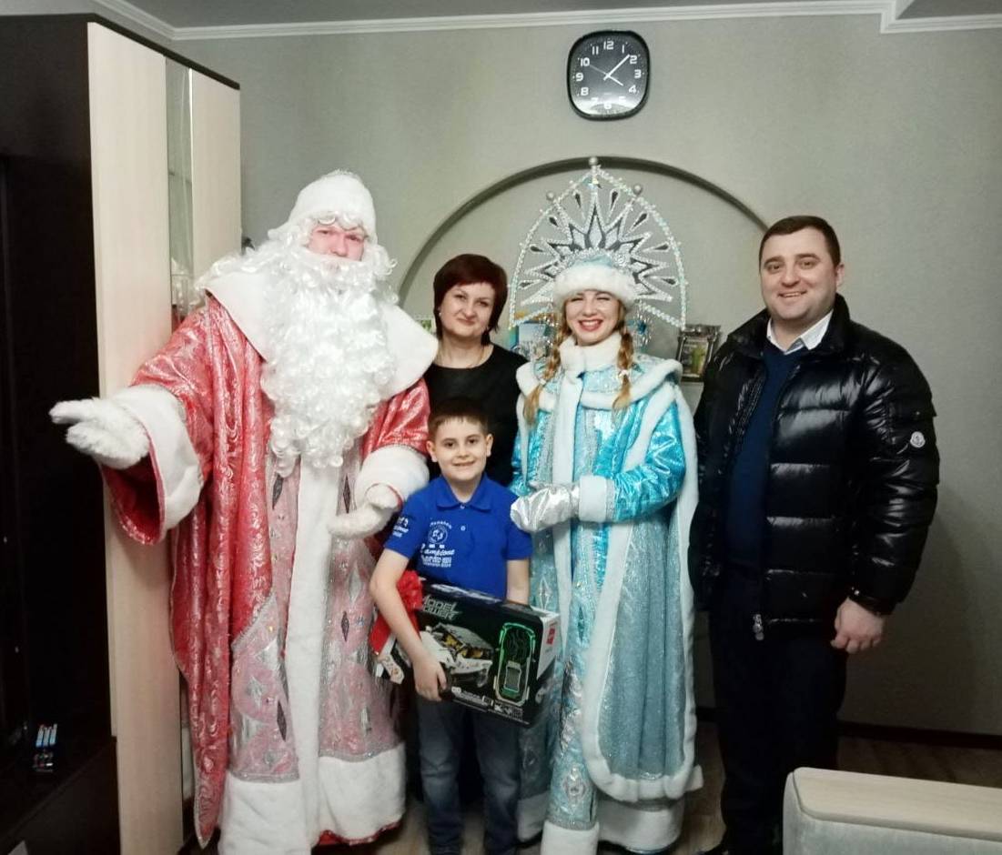 Курганские москвичи примерили на себя роль Деда Мороза