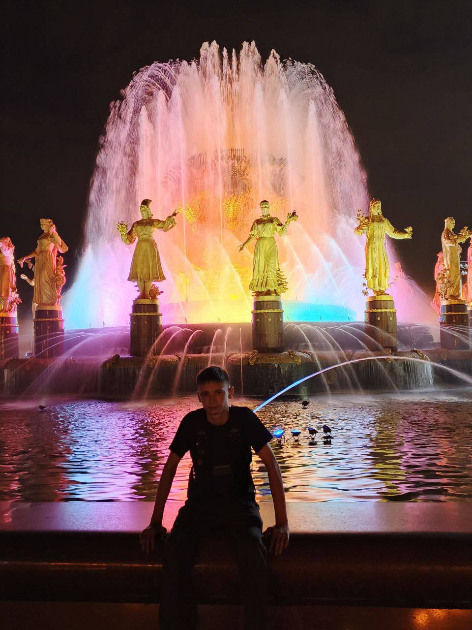 НЕЗАБЫВАЕМОЕ ПУТЕШЕСТВИЕ ВОСПИТАННИКОВ ЦЕНТРА ПОМОЩИ ДЕТЯМ № 1 В МОСКВУ!