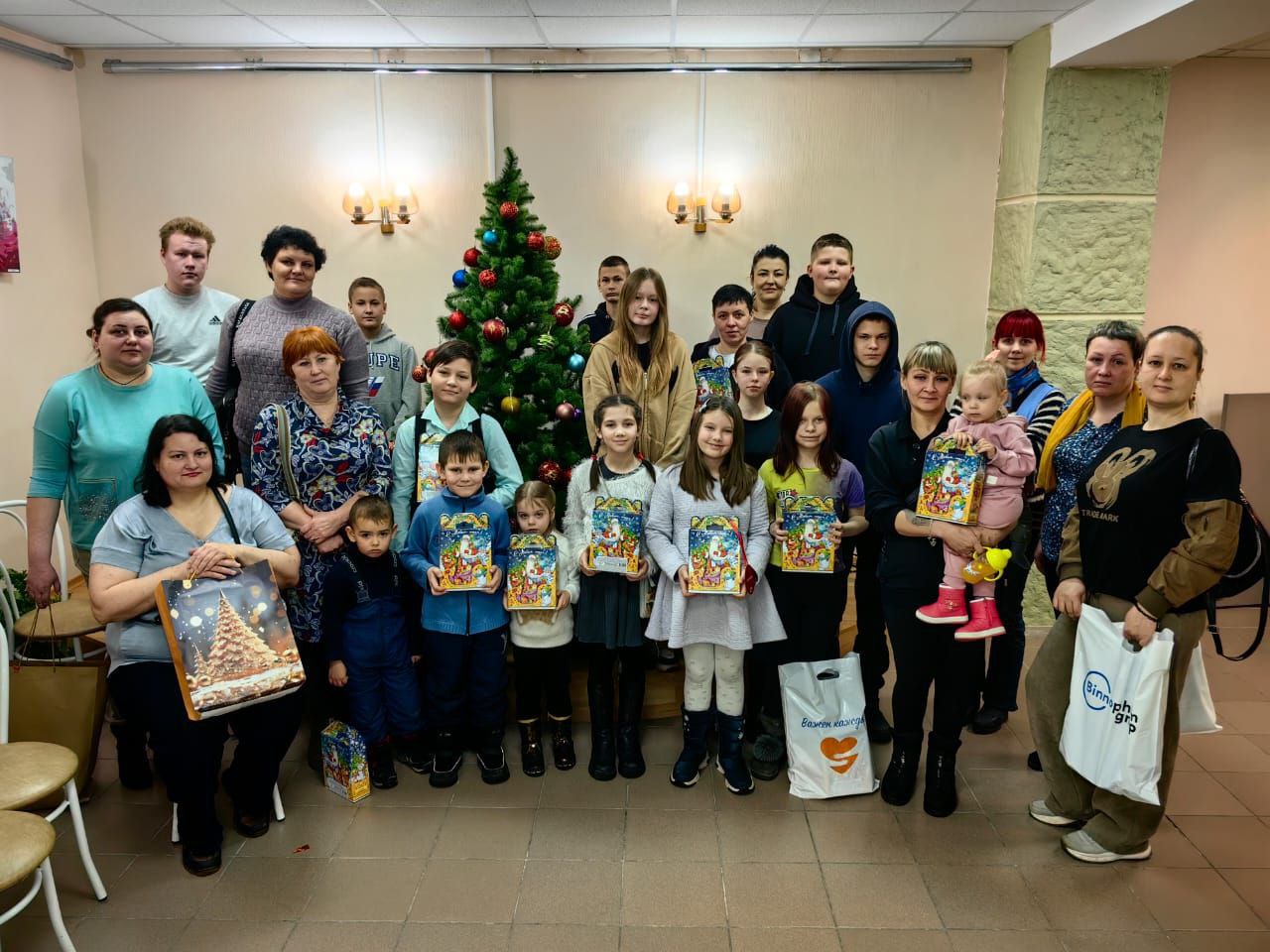 ПРАЗДНИЧНОЕ НАСТРОЕНИЕ И НОВОГОДНИЕ ПОДАРКИ ПРОДОЛЖАЮТСЯ ПРАЗДНИЧНОЕ НАСТРОЕНИЕ И НОВОГОДНИЕ ПОДАРКИ ПРОДОЛЖАЮТСЯ
