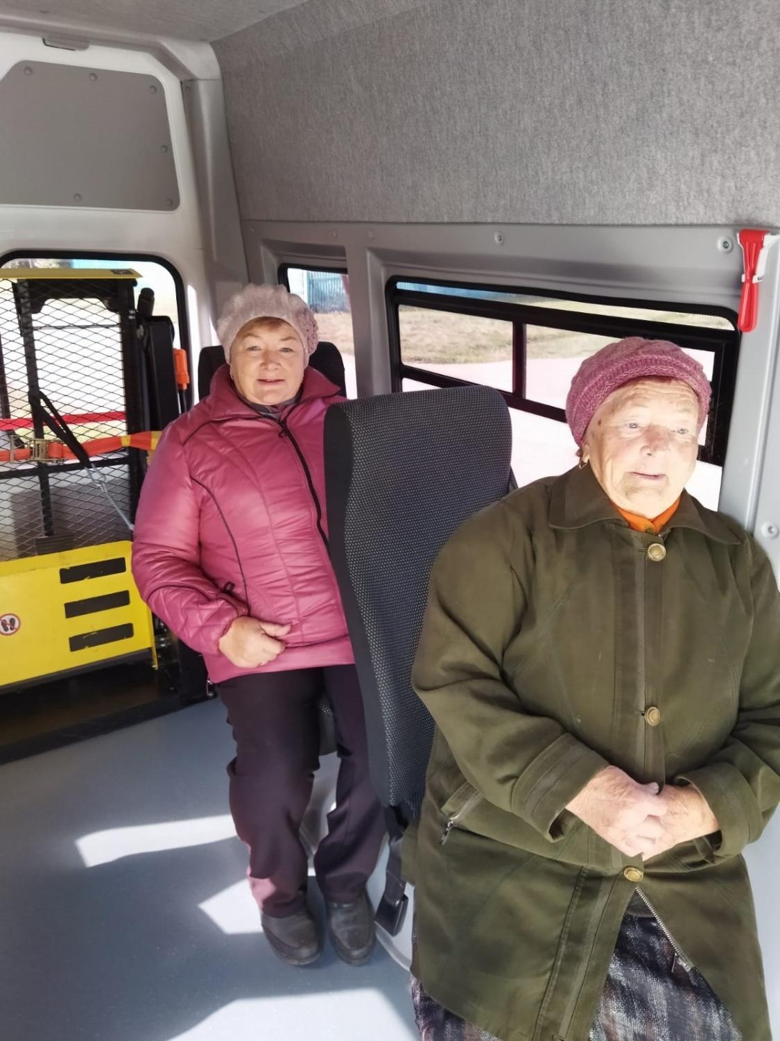 Мобильные бригады доставляют зауральцев старшего поколения на диспансеризацию в рамках нацпроекта «Демография» Мобильные бригады доставляют зауральцев старшего поколения на диспансеризацию в рамках нацпроекта «Демография»