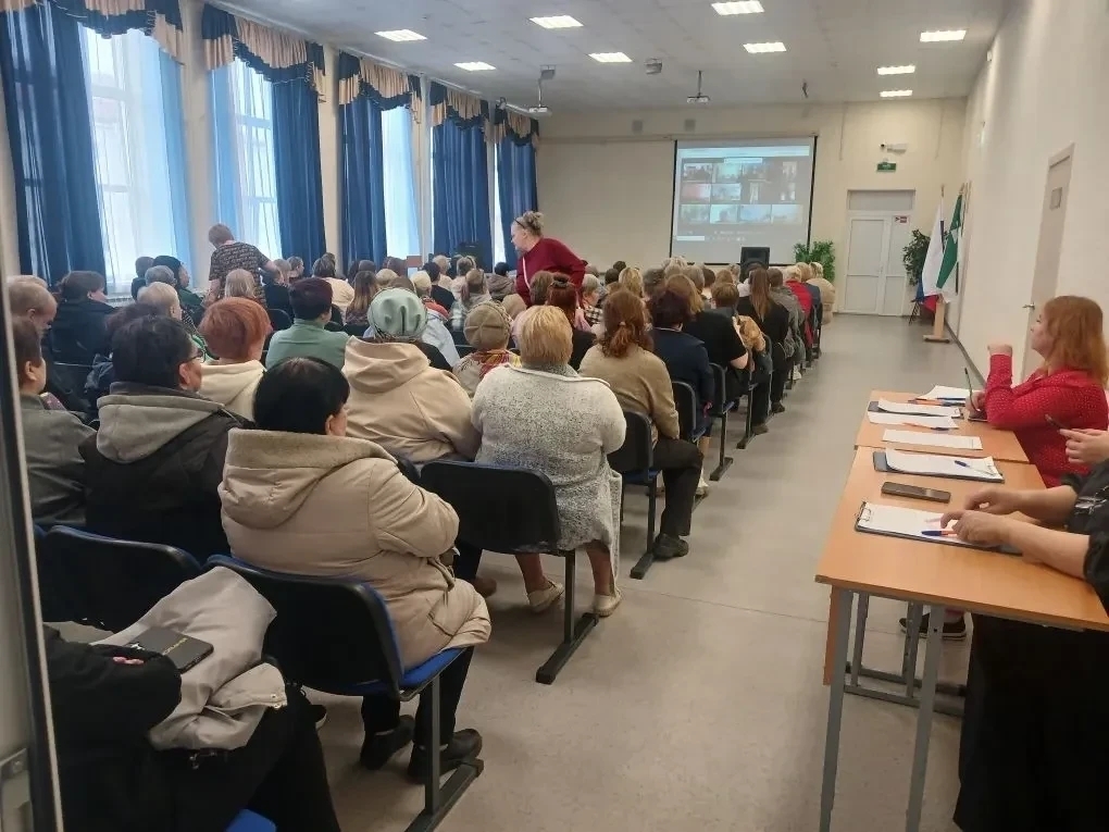 В ДЕПАРТАМЕНТЕ СОЦИАЛЬНОЙ ПОЛИТИКИ ПРОШЛО РОДИТЕЛЬСКОЕ СОБРАНИЕ, ПОСВЯЩЕННОЕ ВОПРОСАМ ПРОФИЛАКТИКИ ДЕСТРУКТИВНЫХ ПРОЯВЛЕНИЙ В ПОВЕДЕНИИ ДЕТЕЙ-СИРОТ И ДЕТЕЙ, ОСТАВШИХСЯ БЕЗ ПОПЕЧЕНИЯ РОДИТЕЛЕЙ, ВОСПИТЫВАЮЩИХСЯ В ЗАМЕЩАЮЩИХ СЕМЬЯХ