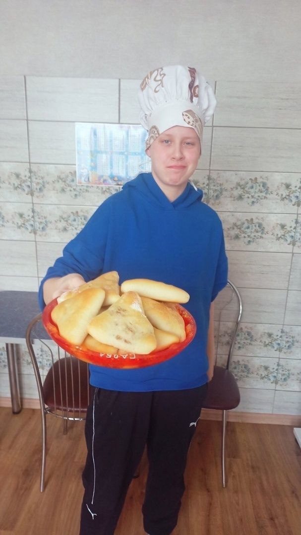 ОРГАНИЗАЦИИ СОЦИАЛЬНОГО ОБСЛУЖИВАНИЯ КУРГАНСКОЙ ОБЛАСТИ ПОМОГАЮТ ЖИТЕЛЯМ КУРГАНА, КОТОРЫЕ РАБОТАЮТ НА УКРЕПЛЕНИИ ДАМБЫ