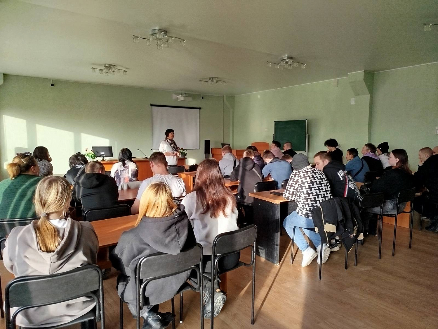 СПЕЦИАЛИСТЫ ОТДЕЛА ОПЕКИ И ПОПЕЧИТЕЛЬСТВА ПРОВЕЛИ РЯД ВСТРЕЧ СО СТУДЕНТАМИ КОЛЛЕДЖЕЙ ГОРОДА КУРГАНА
