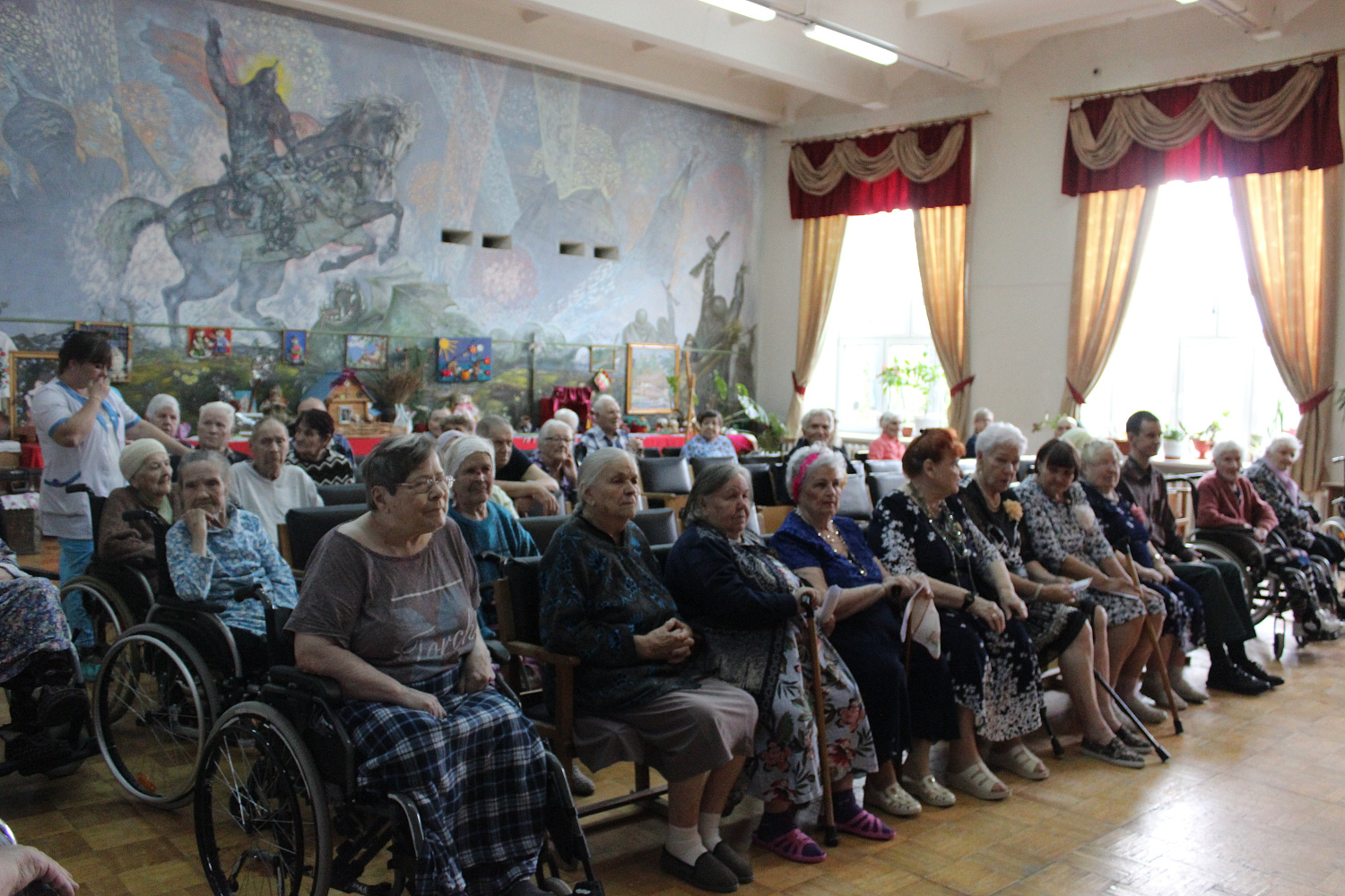 В ЛЕСНИКОВСКОМ  ДОМЕ - ИНТЕРНАТЕ ДЛЯ ПРЕСТАРЕЛЫХ И ИНВАЛИДОВ ПРОШЕЛ КОНКУРС «ЗВОНКАЯ ЧАСТУШКА»
