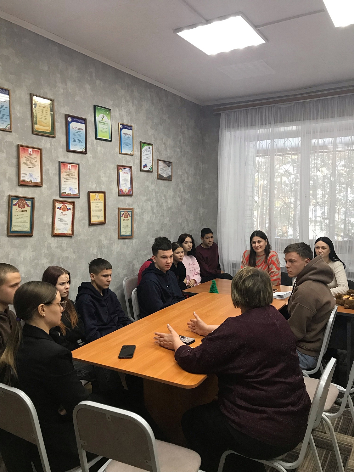 В ВВЕДЕНСКОМ ФИЛИАЛЕ ЦЕНТРА ПОМОЩИ ДЕТЯМ №1 ПРОШЛО ПЕРВОЕ ЗАСЕДАНИЕ КЛУБА «БИЛЕТ В БУДУЩЕЕ»