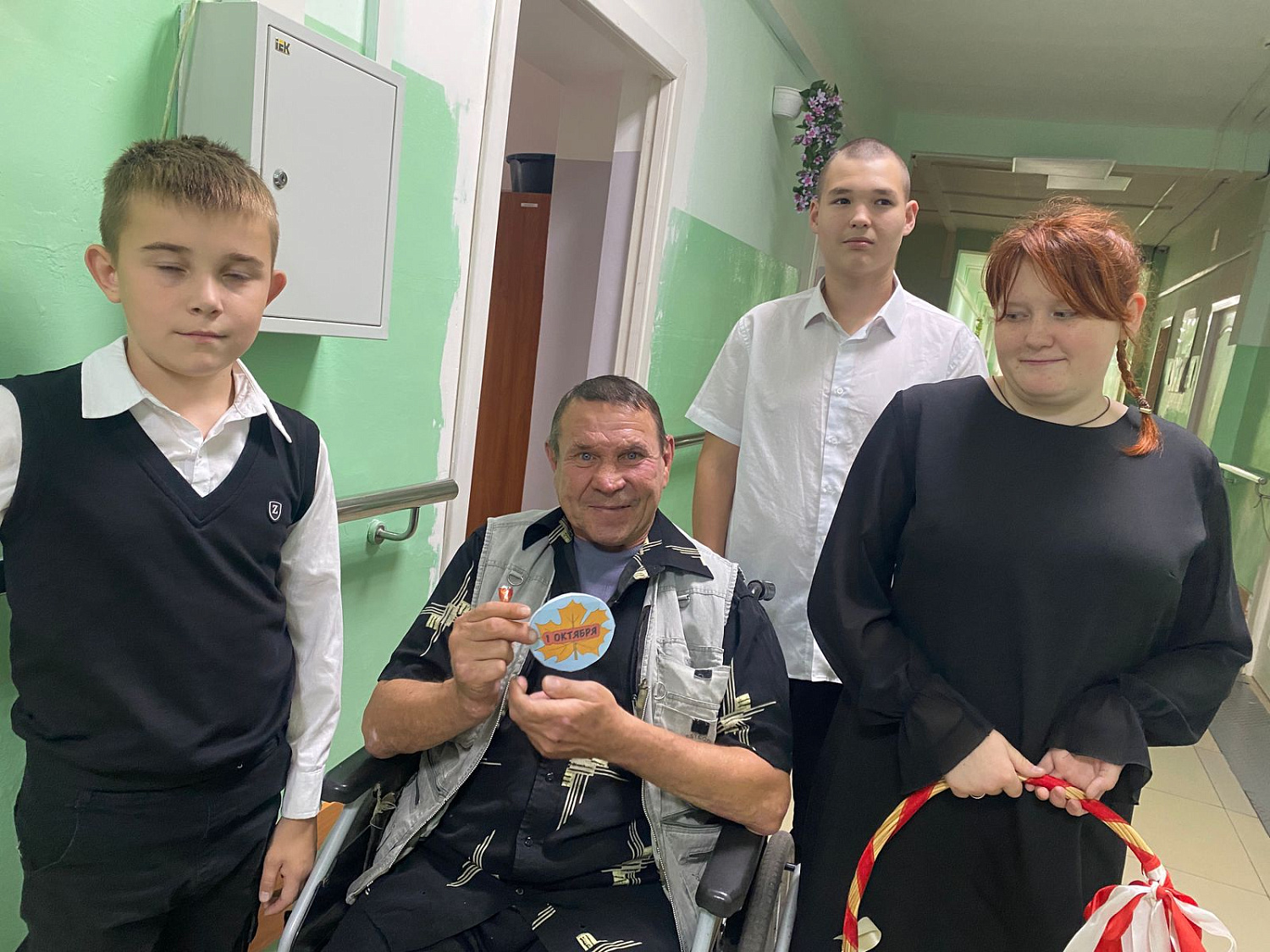 ПРЕДСТАВИТЕЛЕЙ «СЕРЕБРЯНОГО» ВОЗРАСТА ПОЗДРАВИЛИ С МЕЖДУНАРОДНЫМ ДНЕМ ПОЖИЛЫХ ЛЮДЕЙ