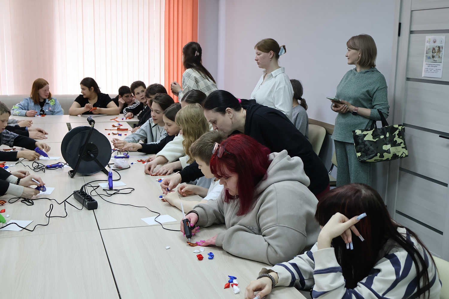 АКЦИЯ «К 9 МАЯ — ДЕВЯТЬ ЗНАЧИМЫХ ДЕЛ» ОБЪЕДИНИЛА ПОКОЛЕНИЯ