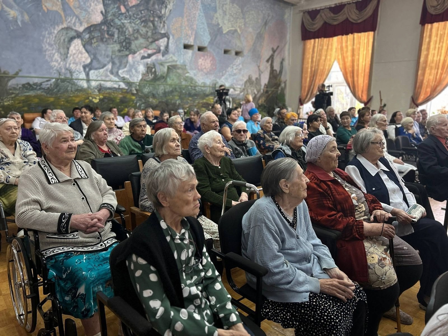В ЛЕСНИКОВСКОМ ДОМЕ-ИНТЕРНАТЕ ПОЯВИЛОСЬ НОВОЕ РЕАБИЛИТАЦИОННОЕ ОБОРУДОВАНИЕ СТОИМОСТЬЮ 2 МЛН. РУБЛЕЙ